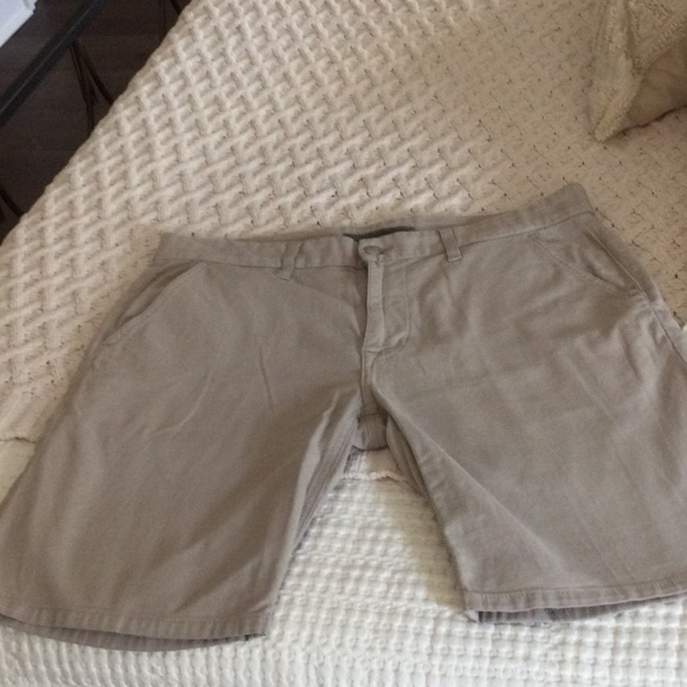 Men’s joes khaki shorts